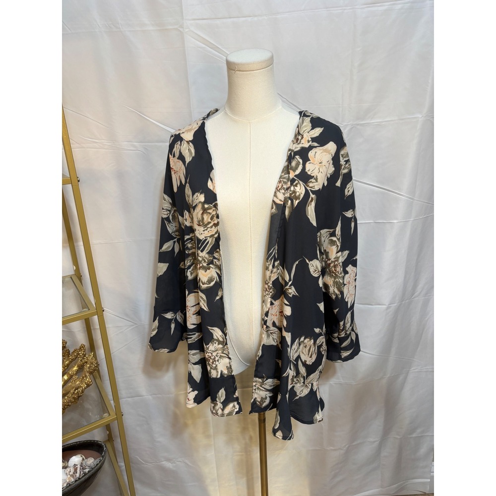 Charlotte Russe Floral Kimono Cardigan Open Front Ruffle Hem Black Tan‎ Medium